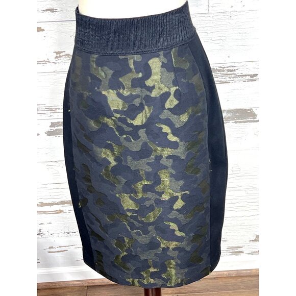 ANTHROPOLOGIE MAEVE Camo Brocade Ponte Pencil Skirt Black/Green Sz 8 EUC - Picture 1 of 7